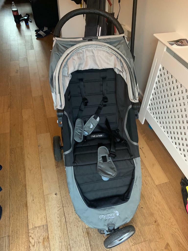 gumtree baby jogger